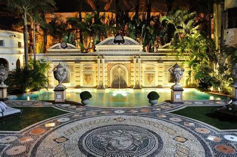 can you stay at the versace mansion|gianni's at the villa.